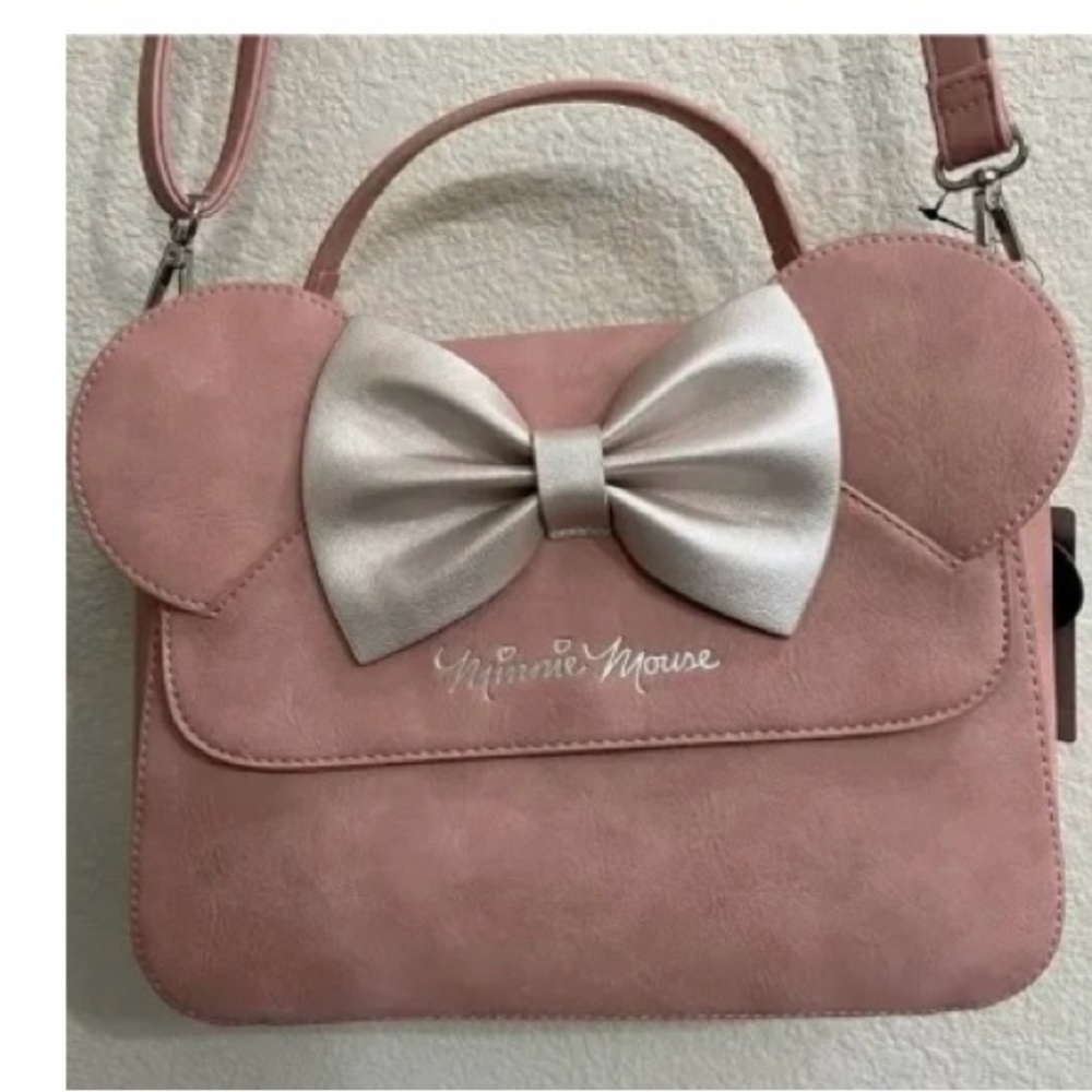 BNWOT Pink Minnie Mouse  Handbag with Silver Bow Disney